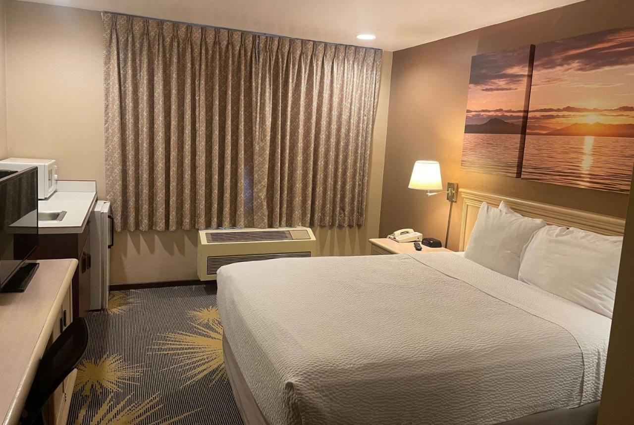 Days Inn By Wyndham Seatac Airport Zewnętrze zdjęcie