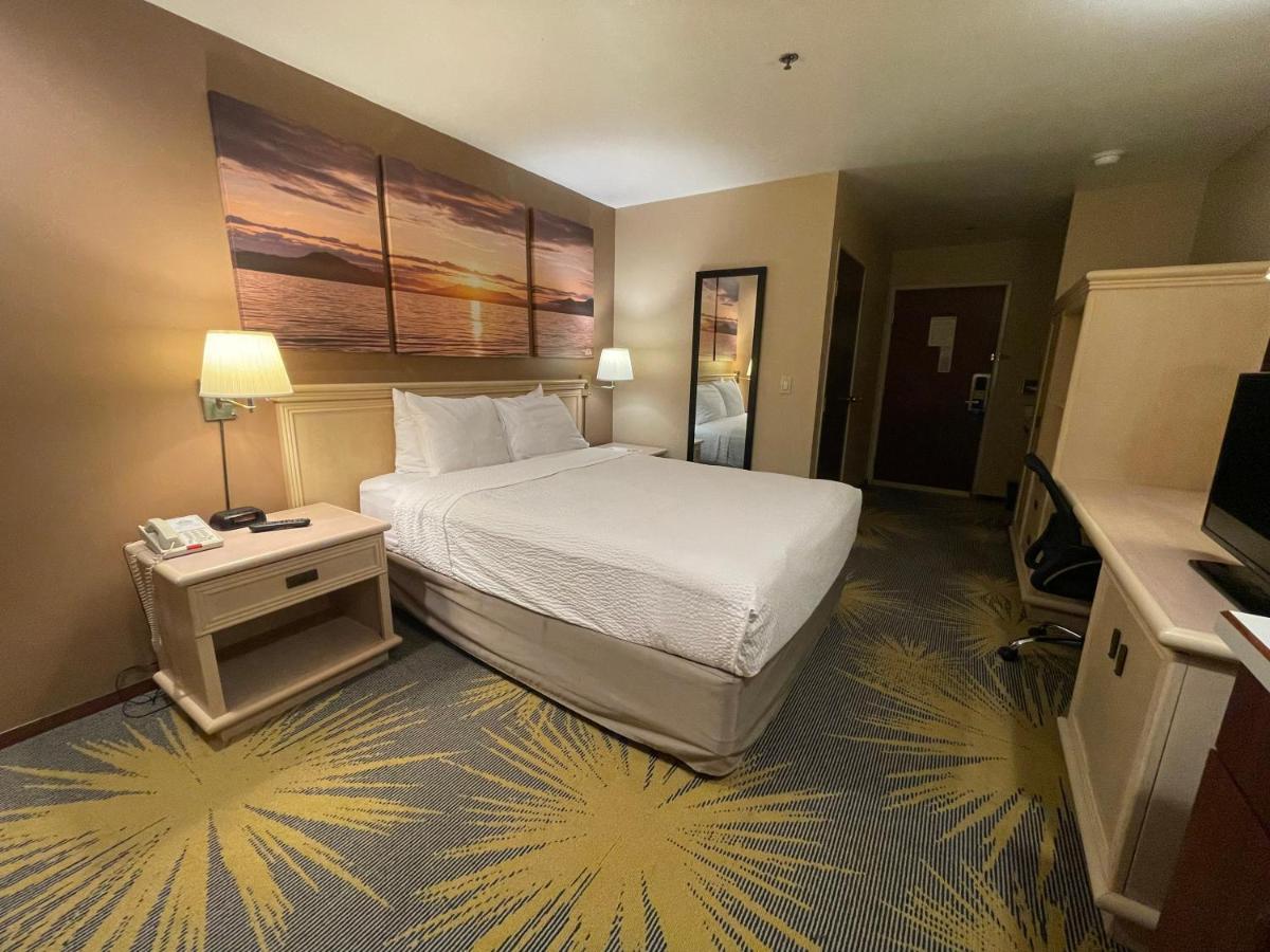 Days Inn By Wyndham Seatac Airport Zewnętrze zdjęcie